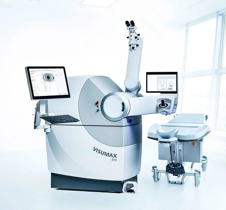 Laser femtoseconde Zeiss Visumax 800, utilisé par le centre pour la technique SMILE